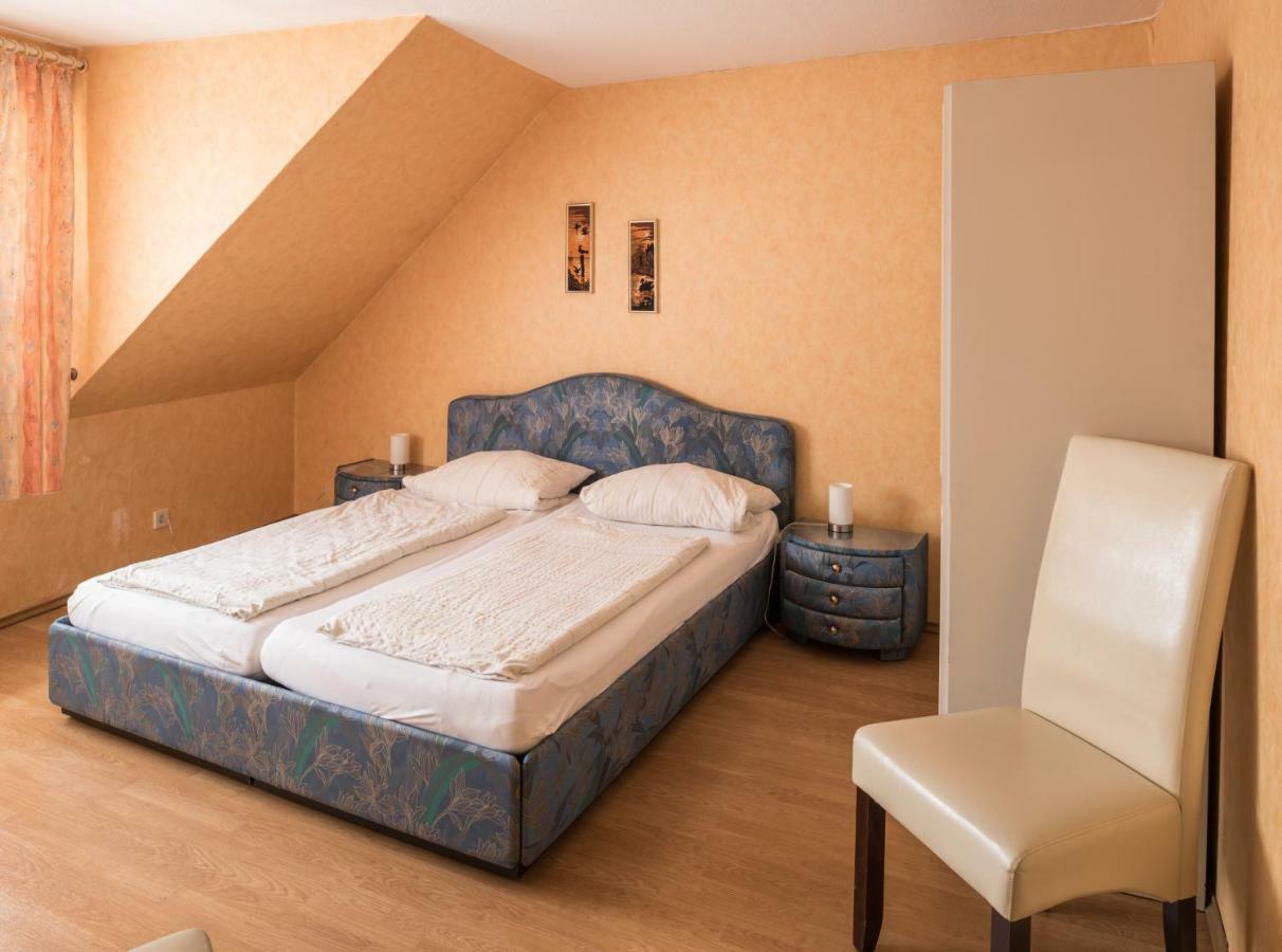 Gaestezimmer Strauss Kottenheim Exterior foto